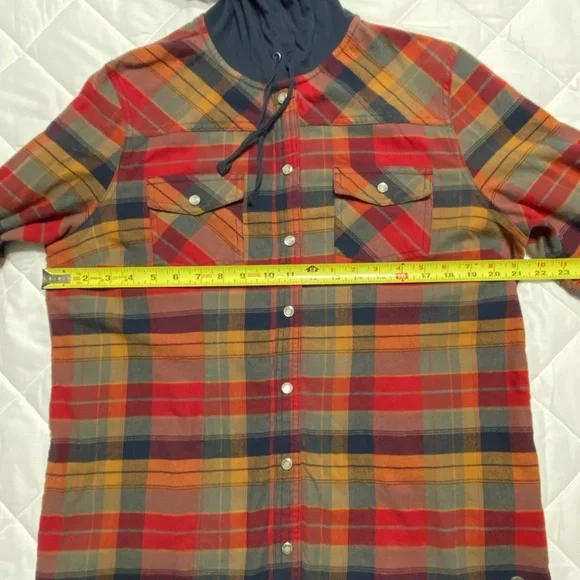 Legendary Whitetails hooded heavyweight stretch flannel in size Large - Picture 4 of 6